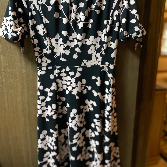 Knee-length dress, Light pink flowers on black background, polyester/spandex - Picture 1 of 1